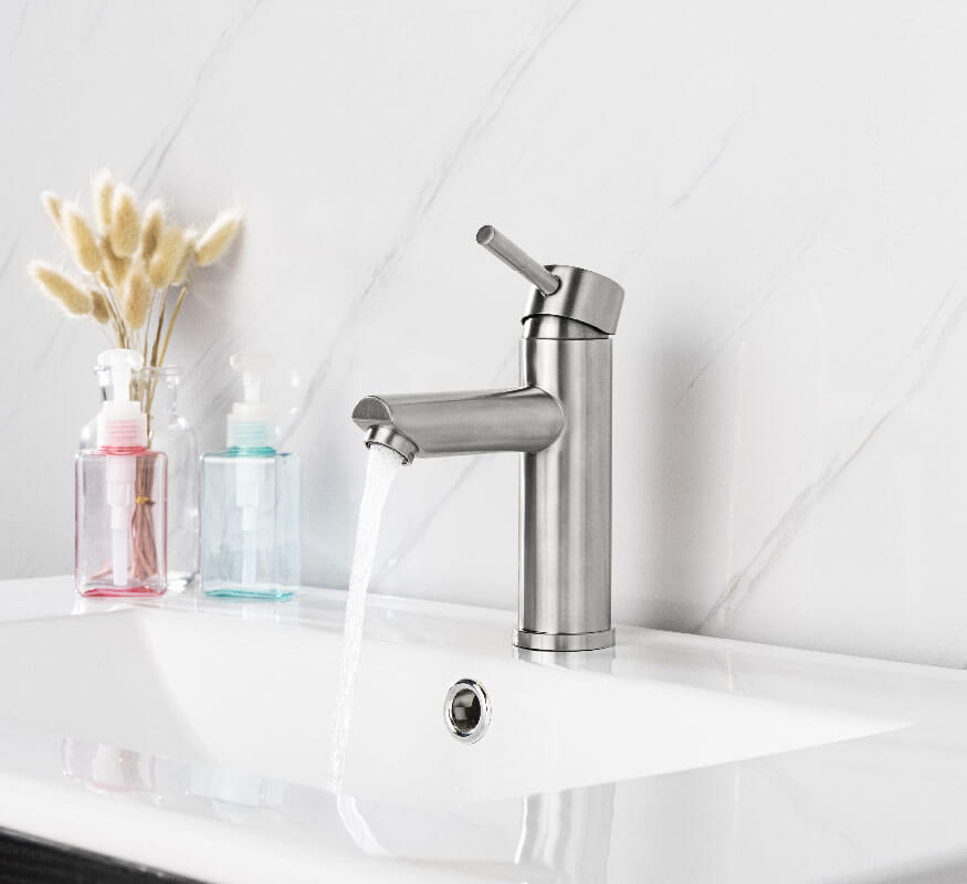 Grifo de lavabo Boren en un baño de mármol